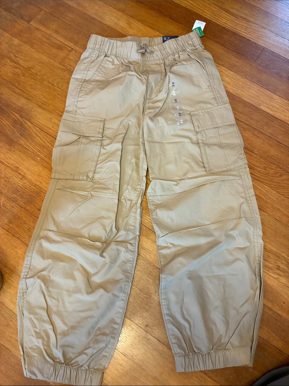 GAP kids cargo Pants in Khaki- new with tags